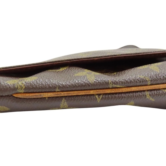 Louis Vuitton Musette - Picture 14 of 15